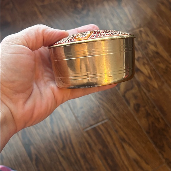 Vgt Red phoenix bird round brass trinket box w lid. Great condition & unique. - Picture 5 of 8